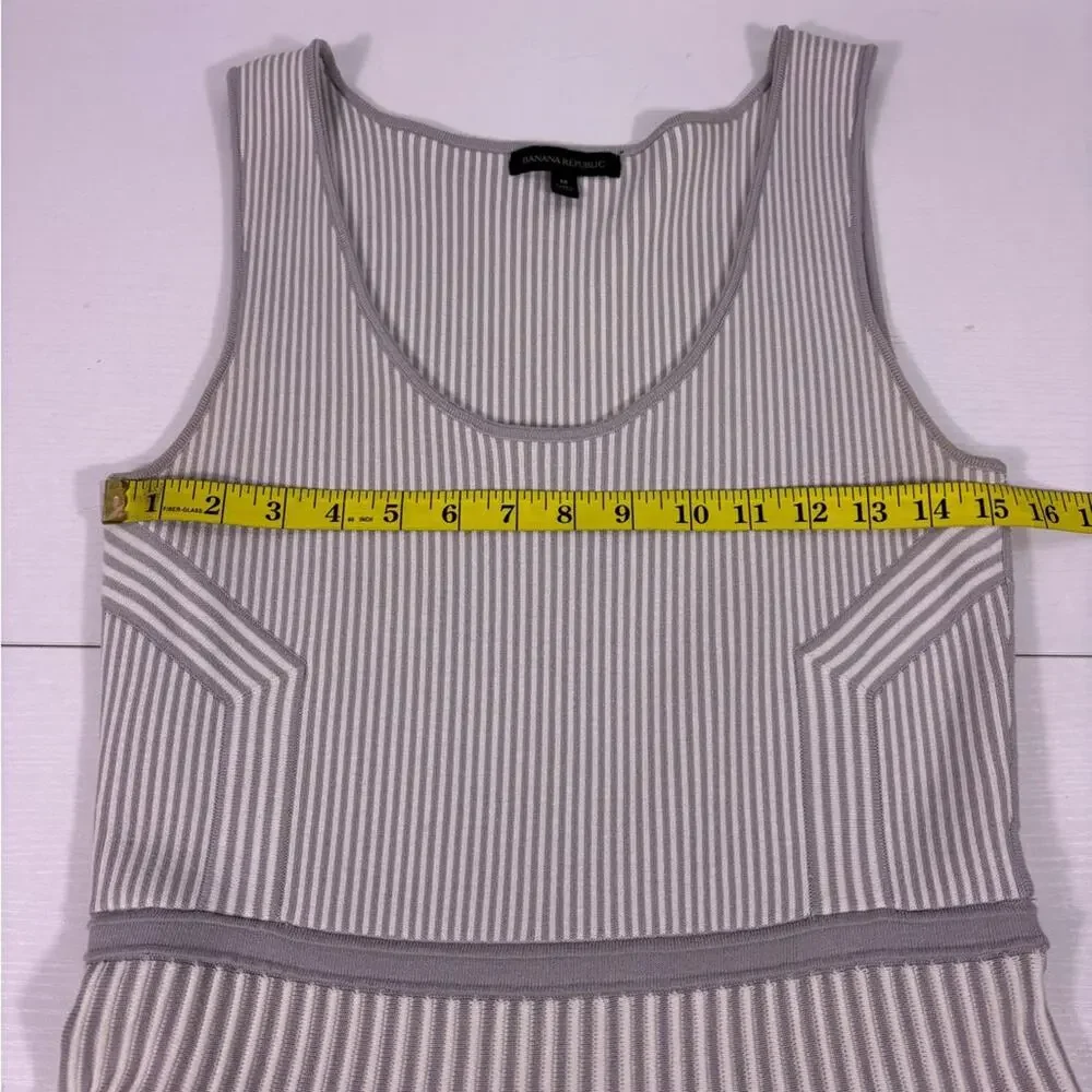 Banana Republic Light Gray Ribbed Scoop-Neck Mini Dress Size Medium T7